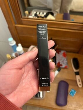 New CHANEL Waterproof Eyeliner Stylo Yeux - Prune Intense (Purple)